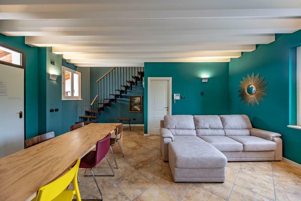 Вилла Designcontrodesign Дезенцано-дель-Гарда Экстерьер фото
